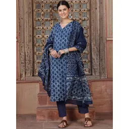 Taavi Ethnic Motifs Printed Pure Cotton Kurta with Trousers & Dupatta image 3