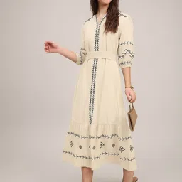 ANAI Embroidered A-Line Midi Dress-picture-37