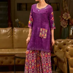 MOJILAA Floral Printed Sweetheart Neck Tunic With Palazzos image 3