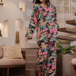 FEATHERS CLOSET Floral Printed V-Neck Top With Trousers Co-Ords image 3