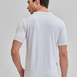 Snitch Men Smart Spread Collar Textured Cotton Casual Shirt image 4