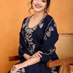 Ethnic 3 You Women Ethnic Motifs Embroidered Regular Thread Work Kurta with Trousers & With Dupatta image 5