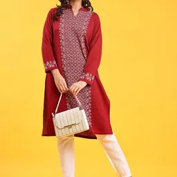 V-Mart Women Geometric Embroidered Kurta image 2