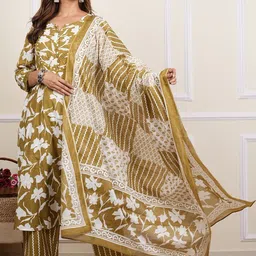 IKRASS Floral Printed Regular Pure Cotton Anarkali Kurta with Trousers & Dupatta image 4