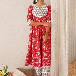 SZN Women Floral Printed Panelled Kurta with Trousers & With Dupatta image 4