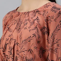 SHOWOFFFF Tropical Print Tropical Crepe Crop Top image 2