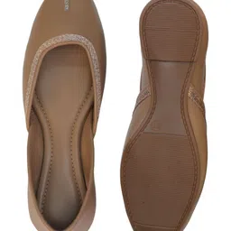 KALINI Women Embellished Ethnic Mojaris Flats-picture-24