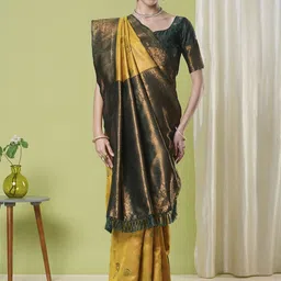 KAYOMMI Woven Design Zari Banarasi Saree image 1