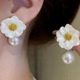 AKISON JEWELS Floral Studs Earrings-image-32