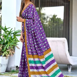 NIKATT Abstract Printed Pure Cotton Block Print Saree image 4