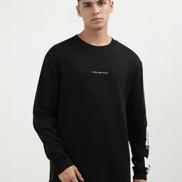 Calvin Klein Jeans Men Solid Round Neck Cotton Relaxed Fit T-Shirt-picture-17