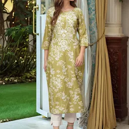 Aaghnya Women Green Kurtas image 1