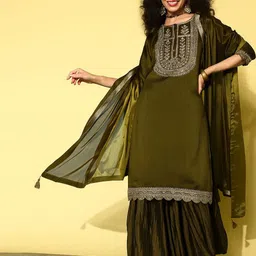 SHREE LAXMINARAYAN EXPORT Floral Yoke Design Thread Work Kurta With Sharara & Dupatta-picture-25