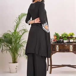 FULPARI Self Design Panelled V-Neck Pure Cotton A-Line Kurta With Palazzos image 5