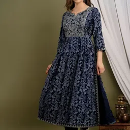 KOTHOTYA Women Floral Embroidered Regular Kurta with Trousers image 3