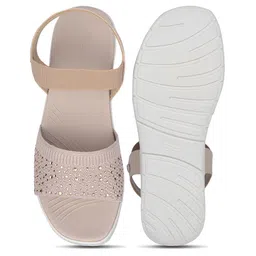 Bata comfit Textured Flatform Sandals image 2