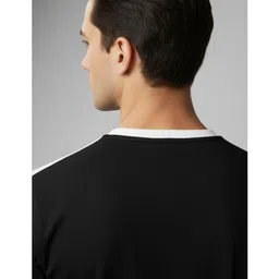 FASHIUM Men Colourblocked T-shirt image 3