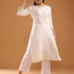 LIMEROAD Women Floral Embroidered Thread Work Indie Florals Kurta image 4