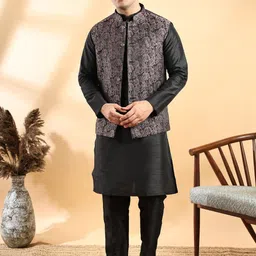 Ethluxis Men Band Collar Long Sleeves Straight Kurta with Pyjamas & Nehru Jacket image 3