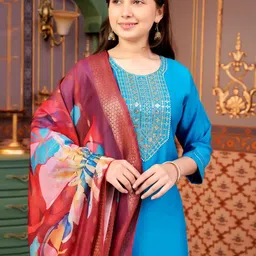 BAESD Girls Ethnic Motifs Embroidered Regular Gotta Patti Pure Silk Kurta with Trousers & With Dupatta image 5