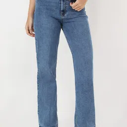 Kraus Jeans Women Straight Fit High-Rise Light Fade Jeans-picture-24