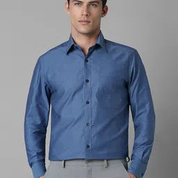 Louis Philippe Men Classic Spread Collar Geometric Printed Cotton Formal Shirt-image-90