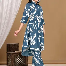 NE STYLE Women Floral Printed Regular Kurti with Trousers image 2