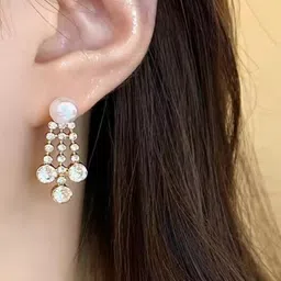 AKISON JEWELS Circular Pearls Studs Earrings image 4