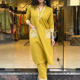 HERE&NOW Embroidered V-Neck Thread Work Pure Cotton A-Line Kurta With Trousers-picture-29