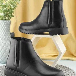 The Roadster Lifestyle Co Women Block Heeled Chelsea Boots image 1