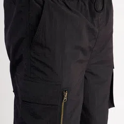 Bene Kleed Men Baggy Fit Mid-Rise Crushed Nylon Cargo Shorts image 5