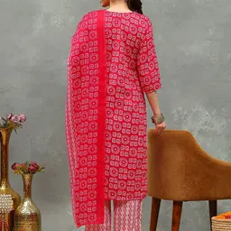 Meena Bazaar Ethnic Motifs Printed Round Neck Thread Work Kurta With Trousers & Dupatta image 2