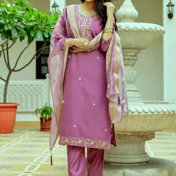 SWEETPEL Women Floral Embroidered Regular Kurta With Trousers & Dupatta Kurta Sets image 5