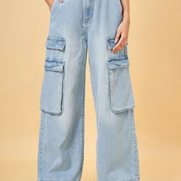 People Women Relaxed Fit Mildly Distressed Heavy Fade Jeans-picture-18
