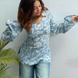 hibiki Women Floral Print Cotton Blend Straight Kurta image 3