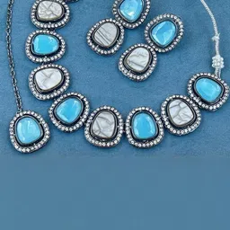 ANTIQUE JEWELLERY Alloy ewellery Set image 3