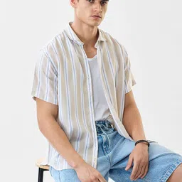 Snitch Men Vertical Striped Spread Collar Casual Shirt-image-76
