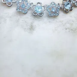 Women Click Stone Studded Jewellery Set image 3