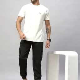 HO BINDAASS Men Relaxed Cargos Trousers image 4