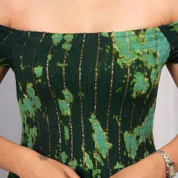 VYMO Tie and Dye Printed Off-Shoulder Short Sleeves Smocked Tiered A-Line Midi Dress image 2