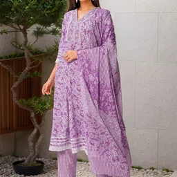 Banwaree Women Floral Printed Thread Work Pure Cotton Kurta with Trousers & Dupatta-image-25