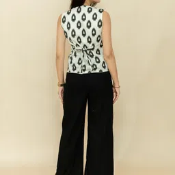 SUKITI Printed V-Neck Sleeveless Waistcoat With Trouser image 4