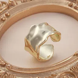 SOHI Gold-Plated Dented Adjustable Finger Ring image 2