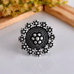 NAMAN ARTS Amy Silver-Plated Oxidised Necklace Jewellery Set image 4