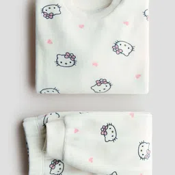 H&M Boys Patterned Velour Pyjamas image 2