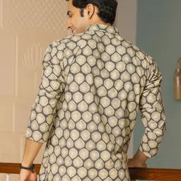 Shasak Men Ethnic Motifs Printed Mandarin Collar Cotton Straight Kurta image 2