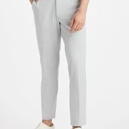 Gfore Men Mid-Rise Regular Trousers-image-5