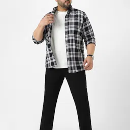 Urbano Plus Men Black Regular Fit Washed Denim Bootcut Stretchable Jeans image 3