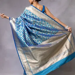 ZIKARAA Woven Design Zari Saree image 4