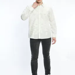 SAMANT CHAUHAN Men Relaxed Fit Textured Spread Collar Cotton Casual Shirt image 2